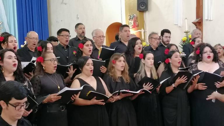 Coro Ángela Peralta brinda memorable actuación en Chametla.