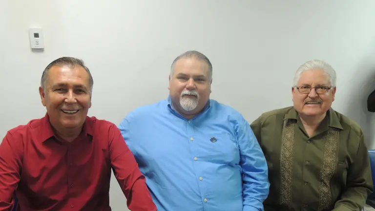 Comparte Paúl Chávez con empresarios, estrategias para reinventar su negocio