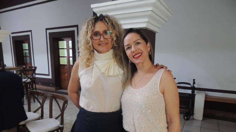 Rinde AMMJE homenaje a la empresaria y socia fundadora Martha Georgina Orozco