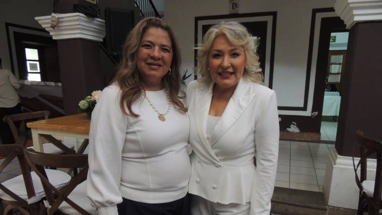 Rinde AMMJE homenaje a la empresaria y socia fundadora Martha Georgina Orozco