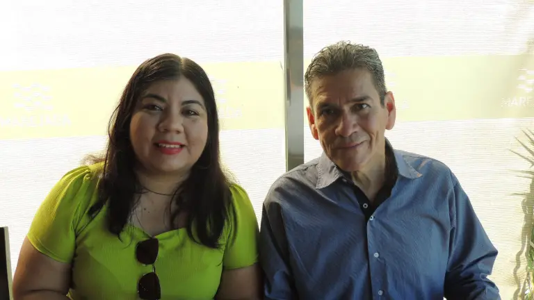 Debuta como escritor Asdrúval Mendívil Leyva