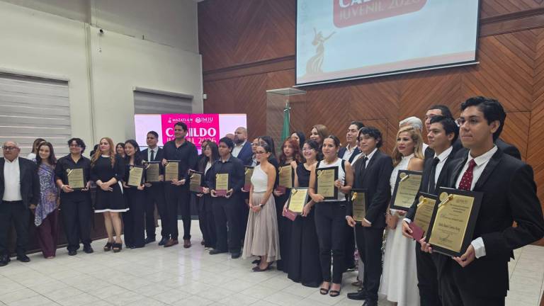 Sesión dle Cabildo Juvenil de Mazatlán.