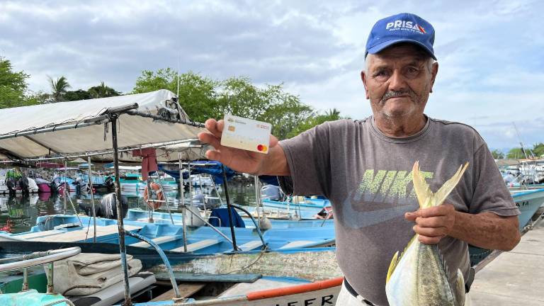 La Conapesca hace un llamado a trabajadores del sector pesquero para la renovación de su tarjeta Bienpesca.