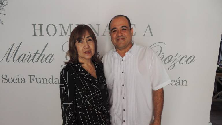 Rinde AMMJE homenaje a la empresaria y socia fundadora Martha Georgina Orozco