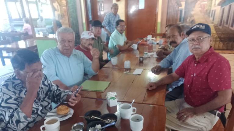Maestros jubilados se solidarizaron a la protesta del CNTE.