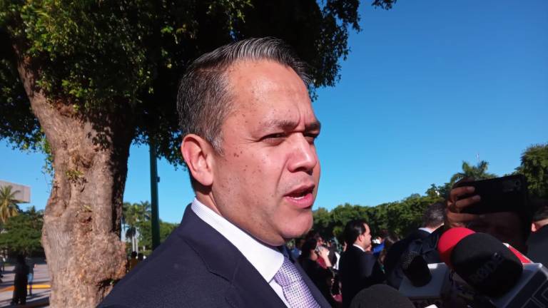 Enrique Díaz Vega, Secretario de Administración y Finanzas.