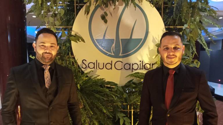 Emmanuel Sandoval y Jesús Servín, directivos de Salud Capilar en Culiacán.