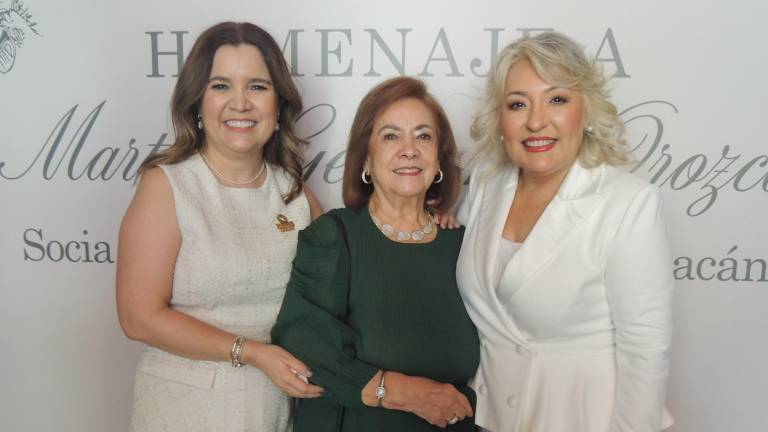Rinde AMMJE homenaje a la empresaria y socia fundadora Martha Georgina Orozco