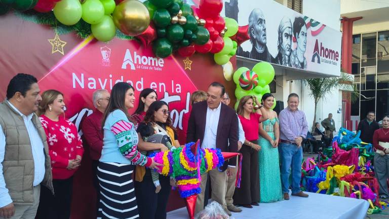 El Gobierno de Ahome entrega los apoyos para los festejos de Navidad que se van a distribuir en las diferentes comunidades.