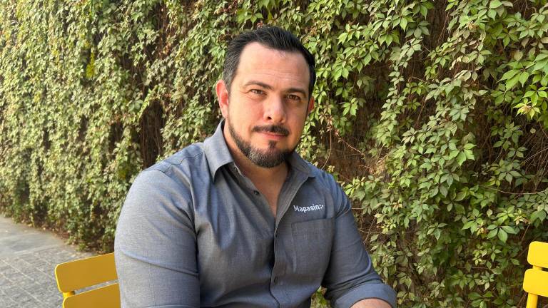 Jesús Salvador Martínez Bastidas reveló que la norma oficial mexicana establece un límite máximo anual de 10 microgramos por metro cúbico para estas partículas.