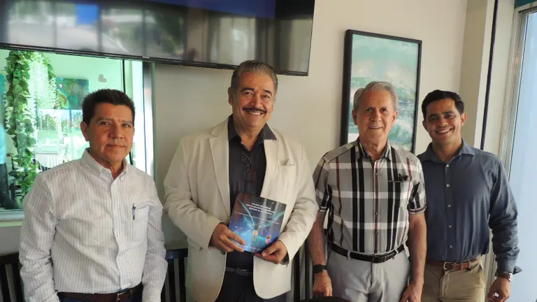 Debuta como escritor Asdrúval Mendívil Leyva