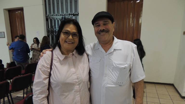 Premian la trayectoria de Martha Alicia Araujo, en el periodismo