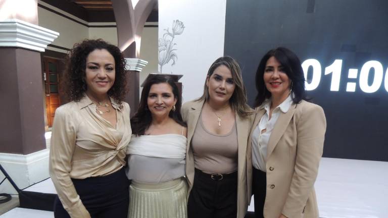 Rinde AMMJE homenaje a la empresaria y socia fundadora Martha Georgina Orozco