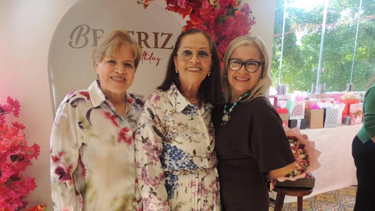 Celebran los 72 años de Beatriz Elizabeth Félix Tamayo