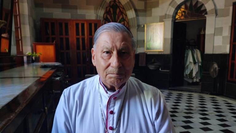 Monseñor Mario Espinosa Contreras, Obispo de la Diócesis Mazatlán, exhorta a los carnavaleros a comportarse adecuadamente y no caer en excesos.