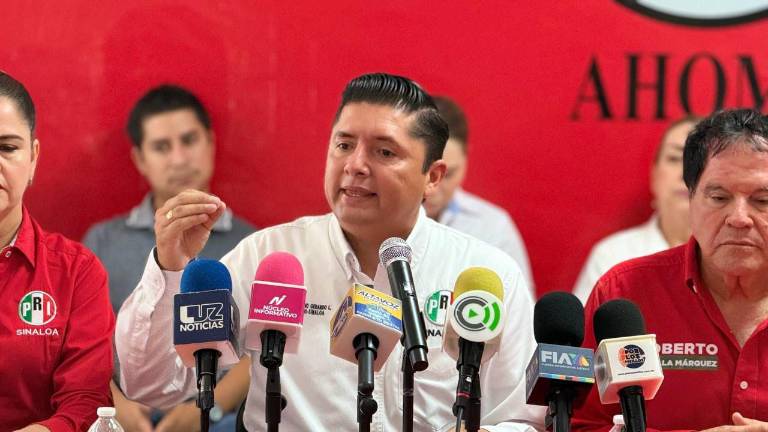 César Emiliano Gerardo Lugo cuestionó la reciente solicitud de licencia de siete perfiles morenistas que buscan participar en el proceso interno de su partido.