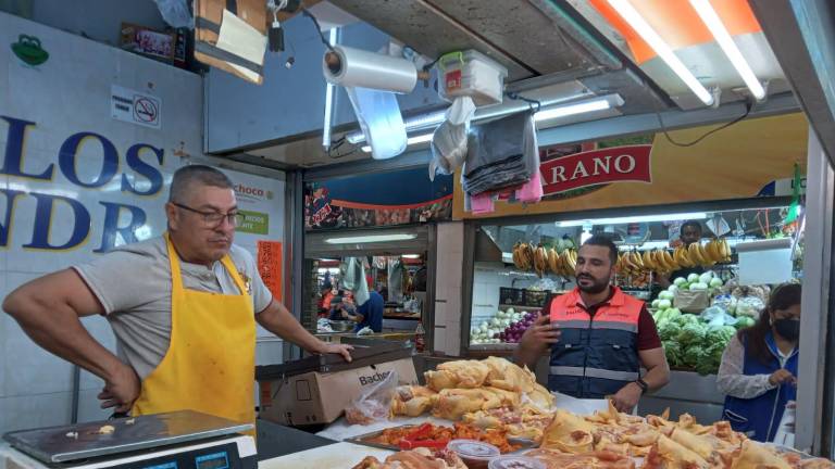 Coepriss informa a locatarios del Mercado Garmendia ante aumento de E. Coli y salmonella