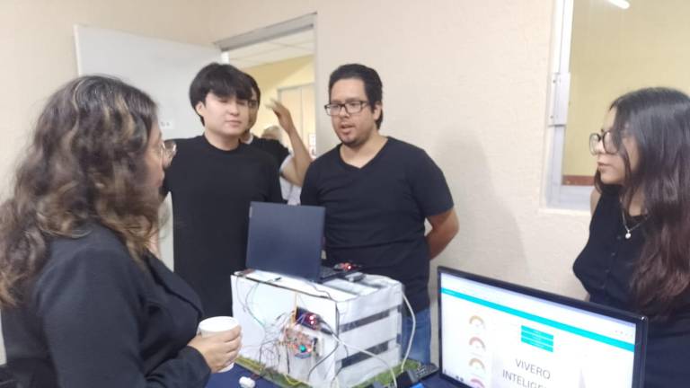 Proyectos de robótica, software e inteligencia artificial son presentados en la UAdeO en Mazatlán.
