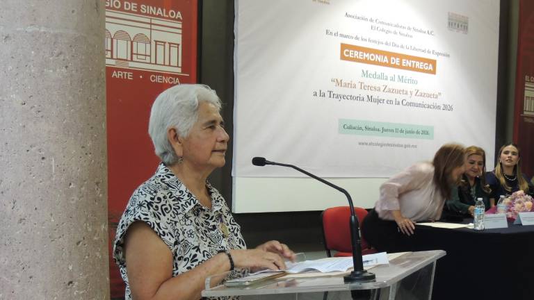Premian la trayectoria de Martha Alicia Araujo, en el periodismo