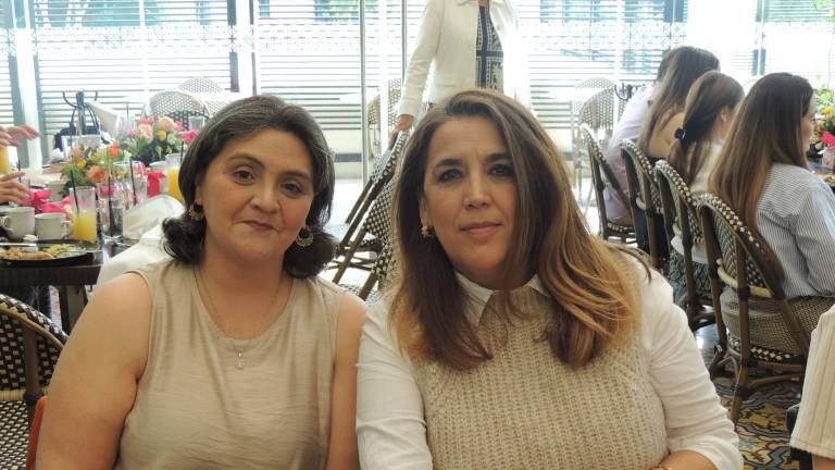 Celebran los 72 años de Beatriz Elizabeth Félix Tamayo