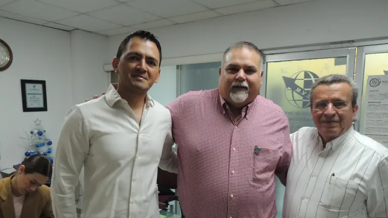 Realiza Ejecutivos de Ventas y Mercadotecnia su última sesión del año, con motivante charla con Gnozin Navarro