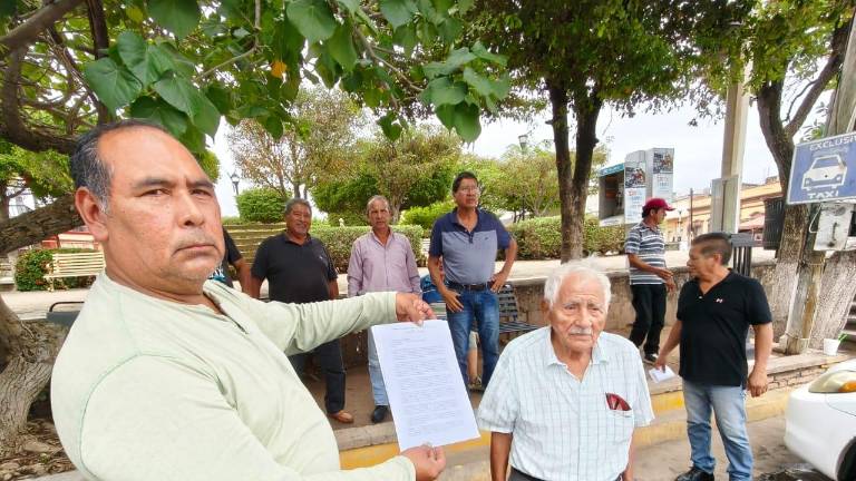 La situación actual afecta directamente a 30 concesionarios de taxis y aurigas de la cabecera municipal.