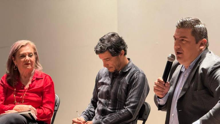 Vicente Alfonso afirma que el libro es una novela nacida del agradecimiento y del recuerdo.