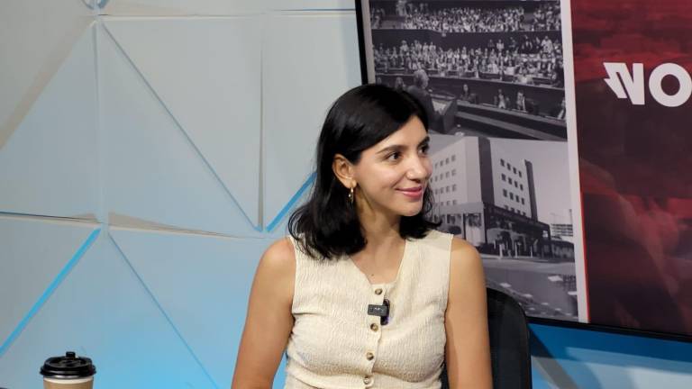 Carmina Medina, directora de la Casa del Maquío, explica el objetivo del próximo evento, La Casa Subasta.