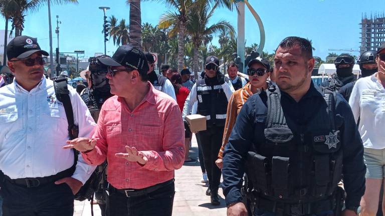 Por Semana Santa, cierran tramos del malecón en Mazatlán para que toquen las bandas