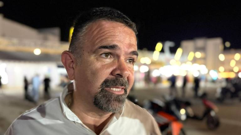 Elementos de Protección Civil, seguridad y auxilio vigilarán el recorrido del Magno Desfile en el malecón de Mazatlán, informó Óscar Osuna Tirado.