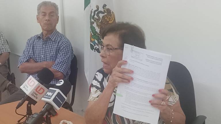 La Secretaria General de la Asociación de Jubilados y Pensionados de Sinaloa denunció que el Gobierno de Sinaloa dejó de prestarles las instalaciones públicas para las reuniones de la asociación.