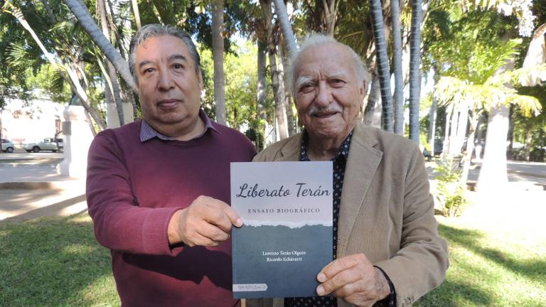 Ricardo Echávarri y Lorenzo Terán presentan el libro.