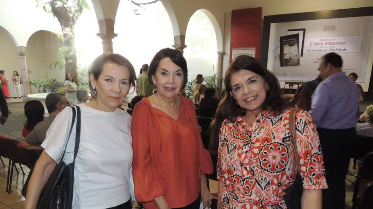 Aplauden la nueva obra de Élmer Mendoza