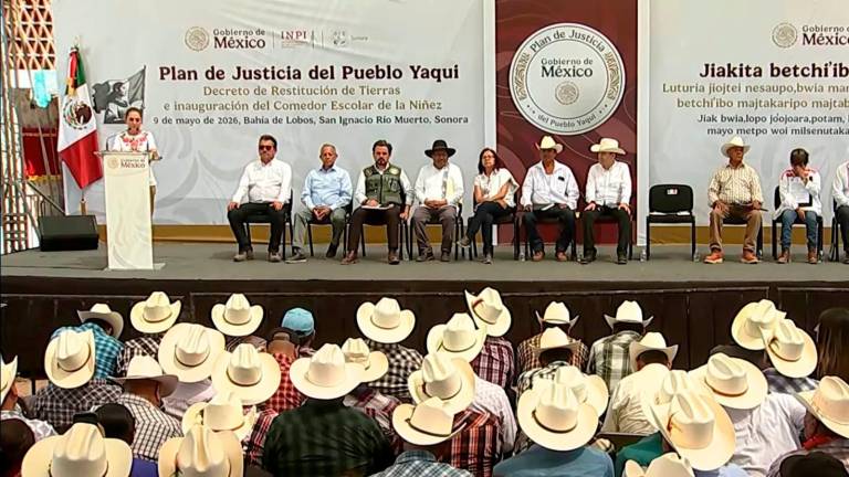 La Presidenta Claudia Sheinbaum firma el quinto decreto de restitución de tierras y la inauguración de un comedor escolar en Bahía de Lobos.