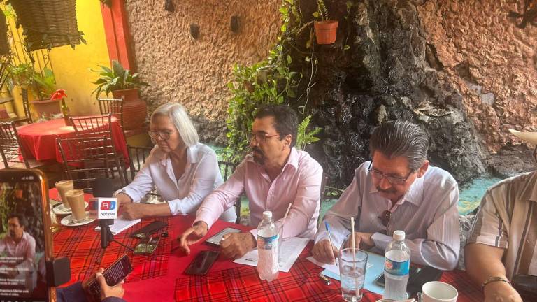 El Frente de Defensa Laboral de Trabajadores de la UAS acusa opacidad financiera en la Universidad Autónoma de Sinaloa.