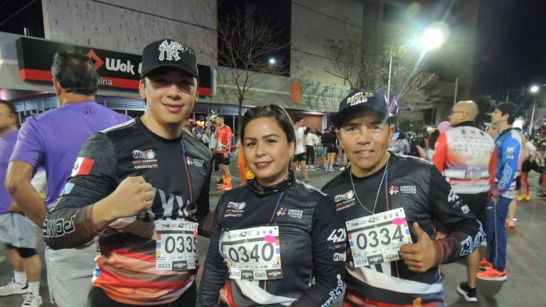 Corren en la gran fiesta del Maratón Internacional de Culiacán 2026