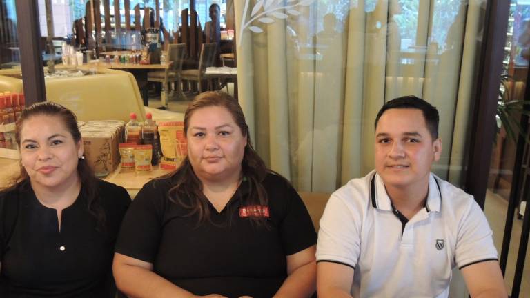 Comparten charlas desde la barra en ‘Tragos &amp; Esencia’, en Humaya Restaurante