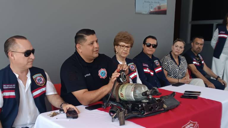 Saúl Robles, Comandante de Bomberos, destacó que la donación vino de parte de la Asociación de Bomberos y Rescate ‘No Limits’ de Washington.