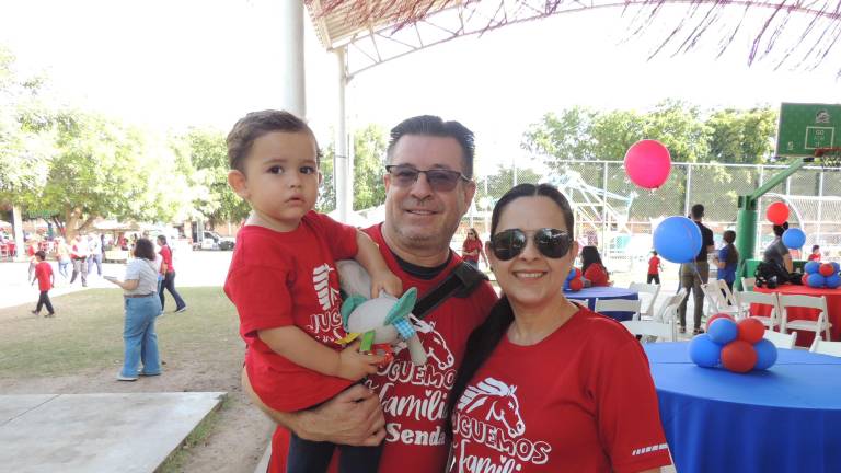 Disfrutan en el Instituto Senda de su tradicional evento ‘Rojos y Azules’