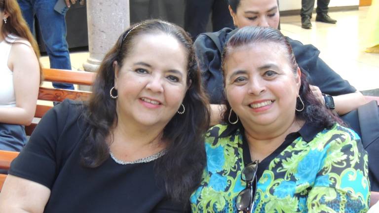 Premian la trayectoria de Martha Alicia Araujo, en el periodismo