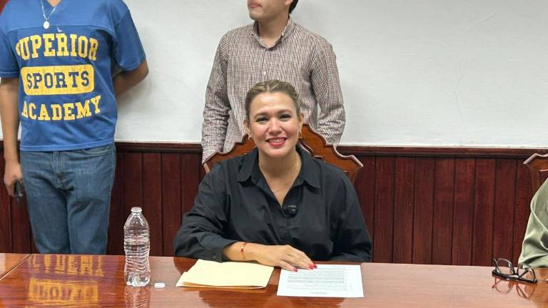 La regidora Erika Sánchez cuestionó el manejo de recursos municipales y pidió priorizar acciones ante la crisis de violencia que enfrenta Culiacán.