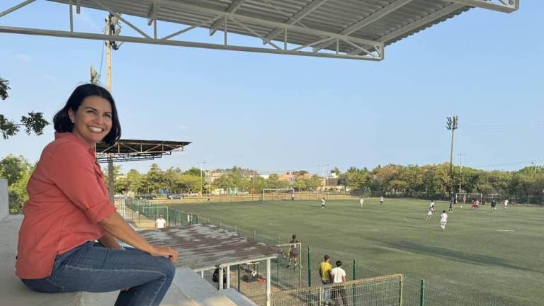 Fabiola Verde espera entregar las canchas rehabilitadas antes de la temporada de lluvias.
