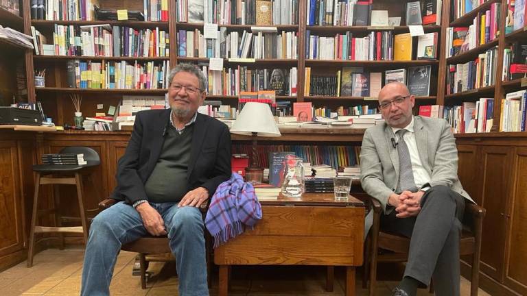 Lleva Élmer Mendoza su literatura a Madrid