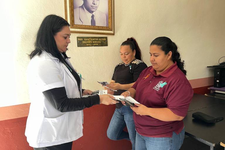 Autoridades municipales y de Salud promueven la prevención del cáncer cervicouterino en Rosario