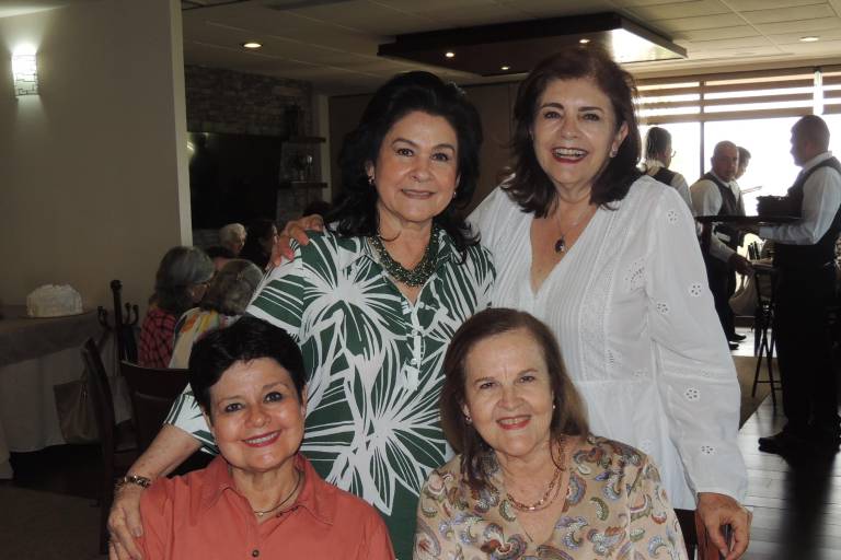 Relizan despedida especial en honor al Padre Juan Ruiz