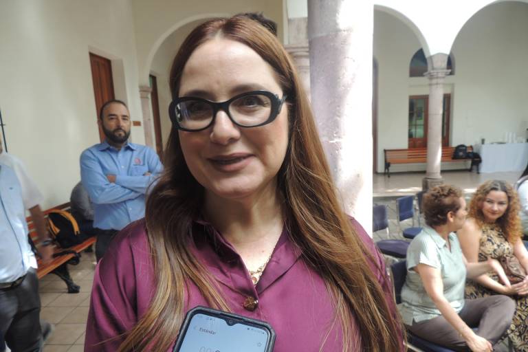 Celebran ingreso de Nidia Maribel León, al Colegio de Sinaloa