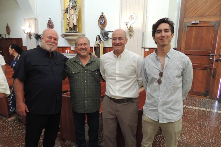 Con una misa, agradece Manuel Clouthier, festejar sus 65 años