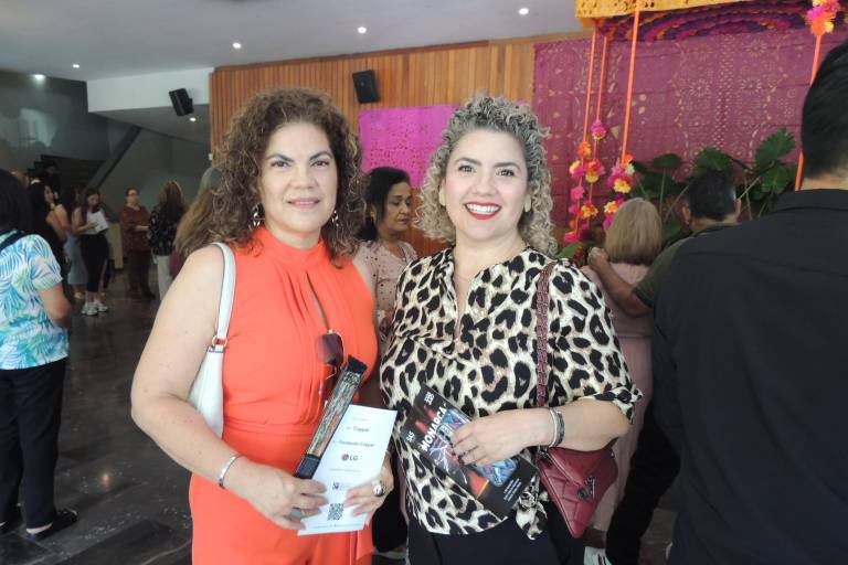 Disfrutan del vuelo de las mariposas con el espectáculo ‘Monarca’