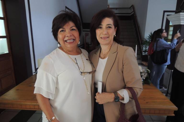 Rinde AMMJE homenaje a la empresaria y socia fundadora Martha Georgina Orozco