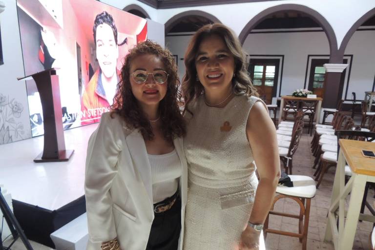 Rinde AMMJE homenaje a la empresaria y socia fundadora Martha Georgina Orozco